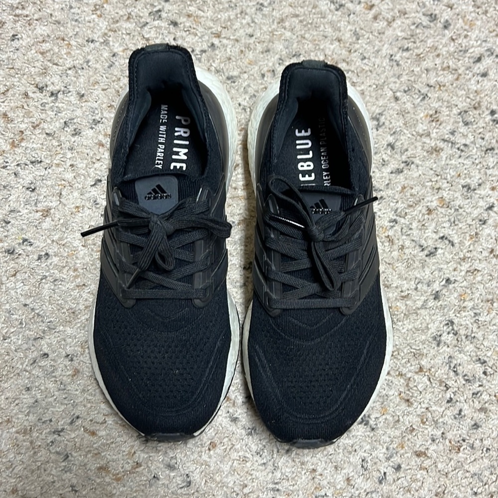 Wemons Adidas ultra boost